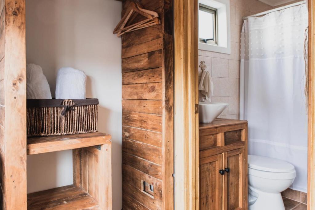 Hostal Lago Condor ปวยร์โตนาตาเลส ภายนอก รูปภาพ